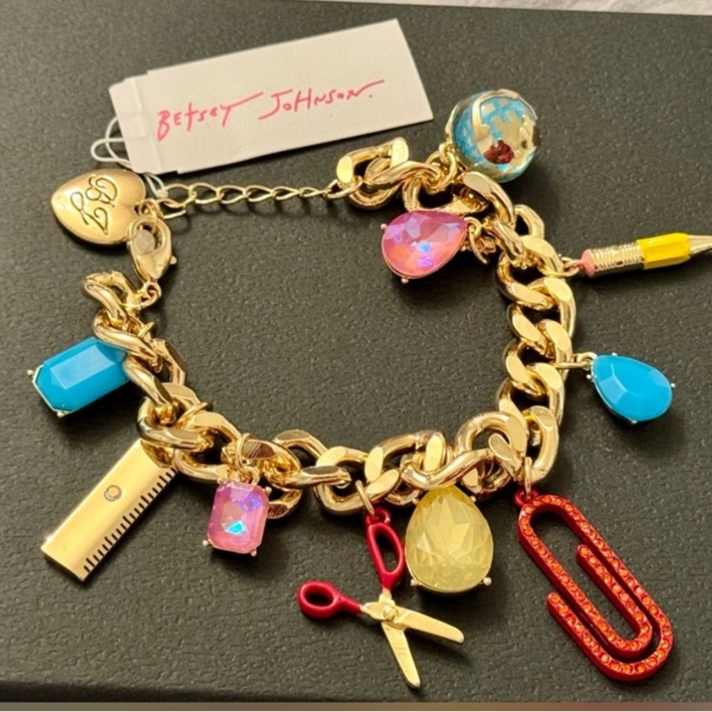 NWT ⚜️🍎⚜️ Betsey Johnson Charm School Charm Bracelet Crystal Accents